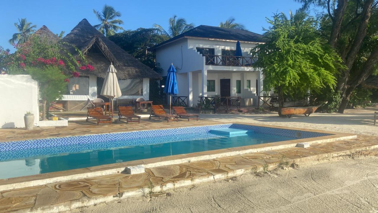 Kaure Sand Beach Lodge اوروا المظهر الخارجي الصورة