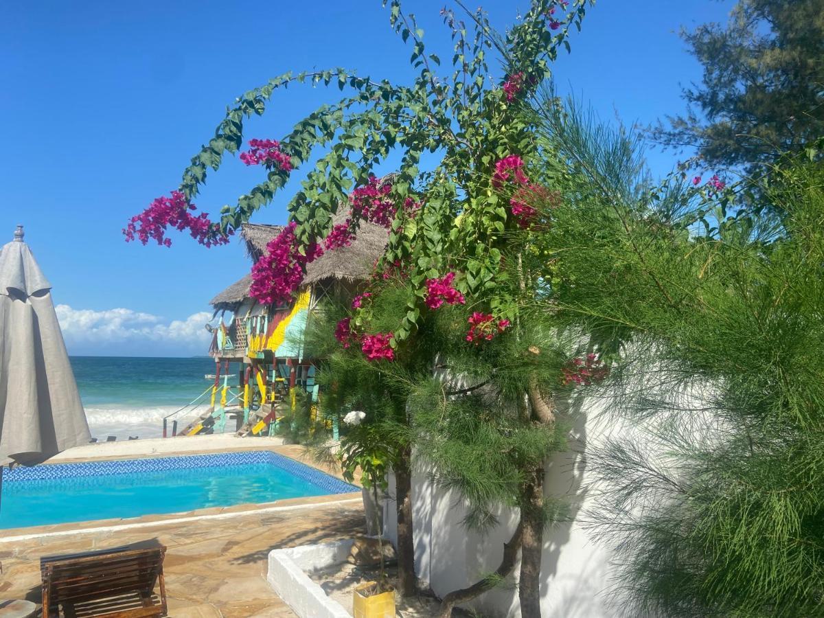 Kaure Sand Beach Lodge اوروا المظهر الخارجي الصورة
