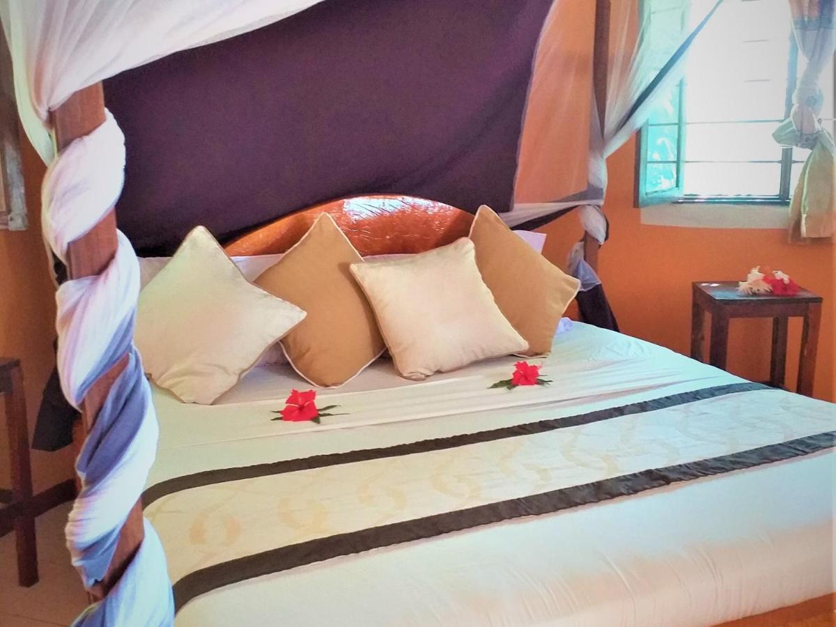 Kaure Sand Beach Lodge اوروا المظهر الخارجي الصورة