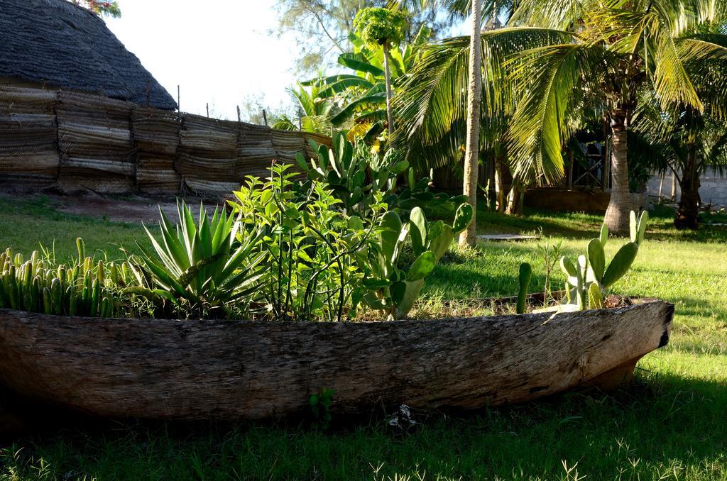 Kaure Sand Beach Lodge اوروا المظهر الخارجي الصورة