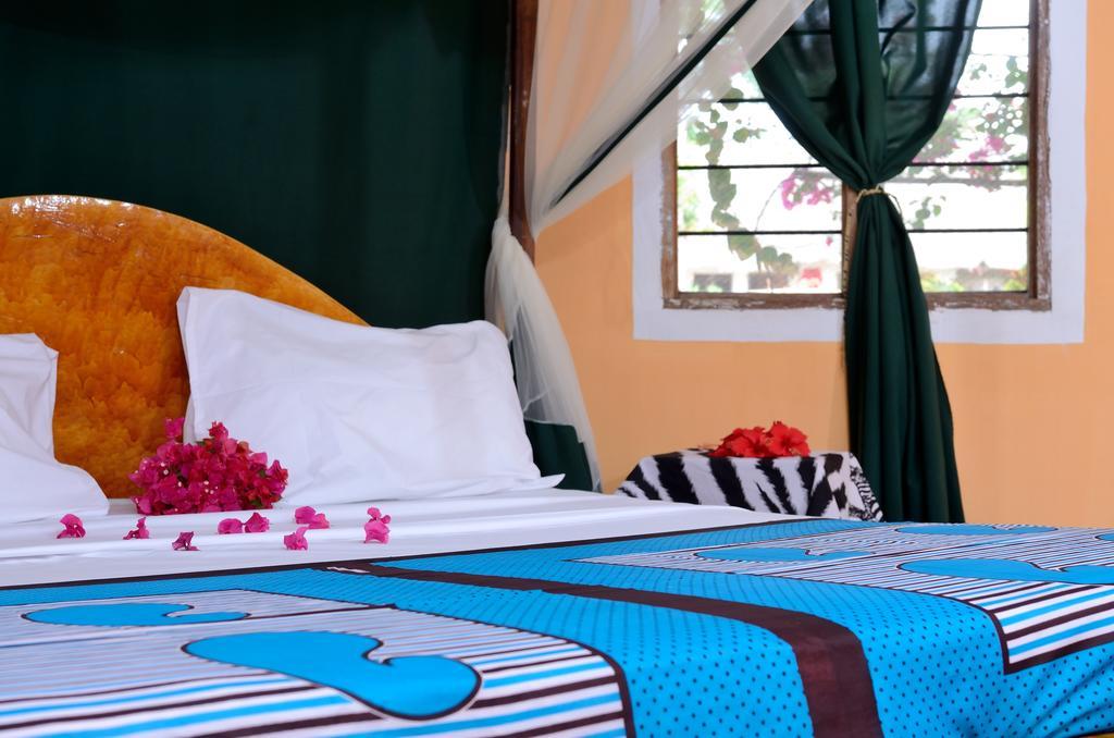 Kaure Sand Beach Lodge اوروا الغرفة الصورة